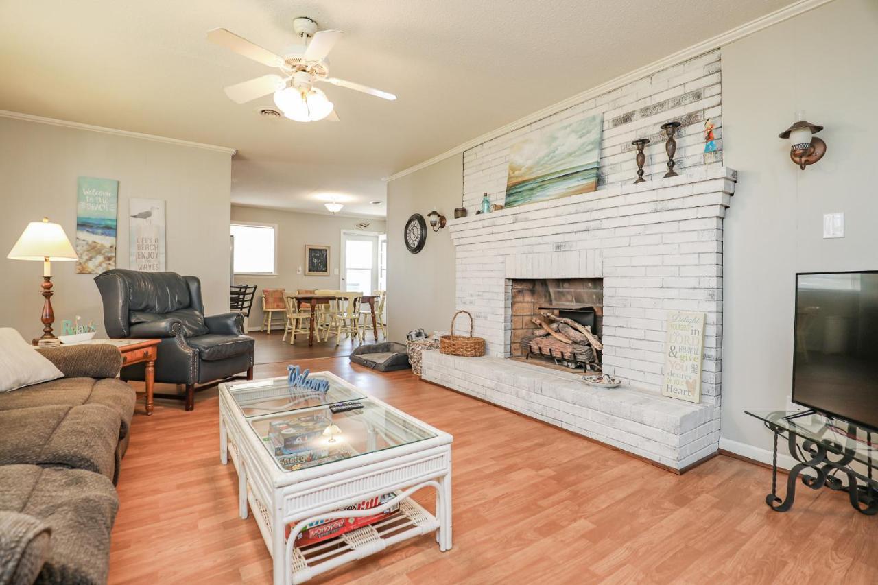 Spacious Home With Waterfront View-Welcome Pets Sneads Ferry Eksteriør bilde