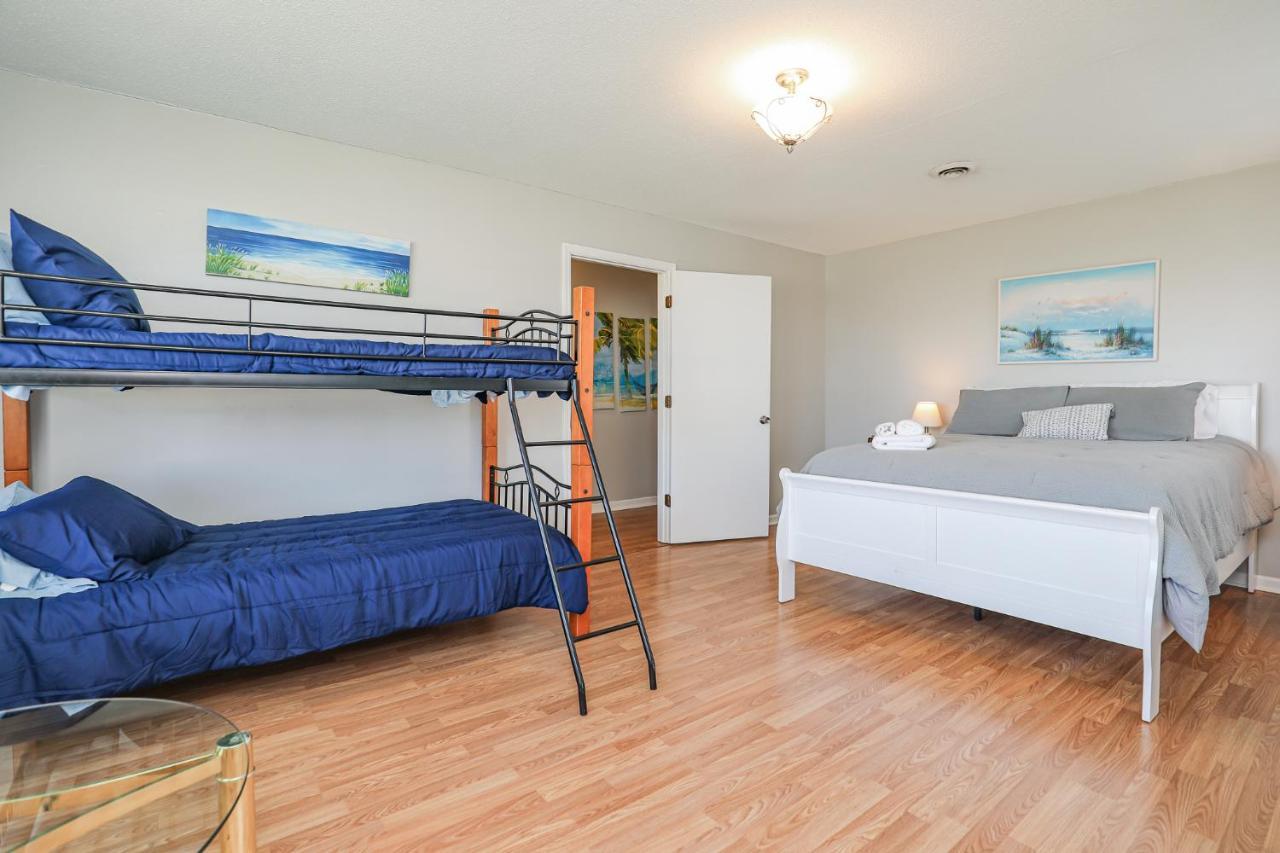 Spacious Home With Waterfront View-Welcome Pets Sneads Ferry Eksteriør bilde