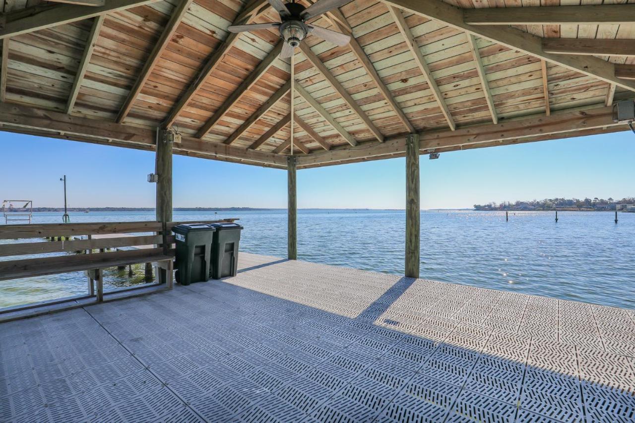 Spacious Home With Waterfront View-Welcome Pets Sneads Ferry Eksteriør bilde