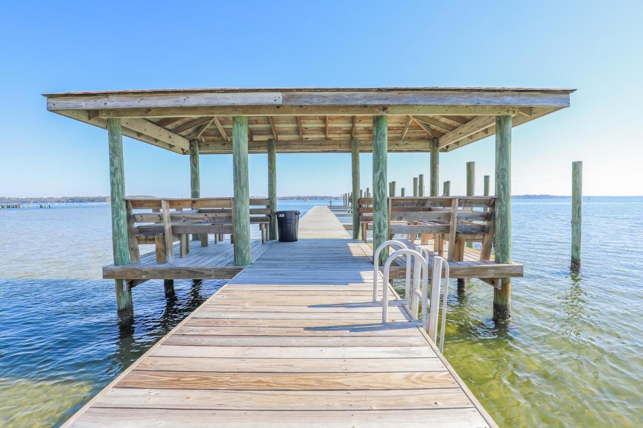 Spacious Home With Waterfront View-Welcome Pets Sneads Ferry Eksteriør bilde