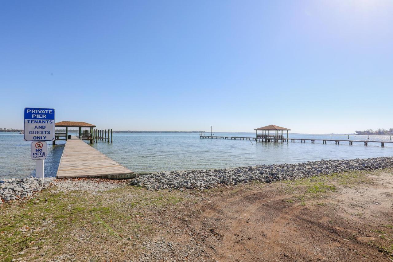 Spacious Home With Waterfront View-Welcome Pets Sneads Ferry Eksteriør bilde
